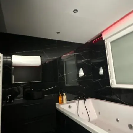 Black Room: Votre Pres De Lyon Venissieux