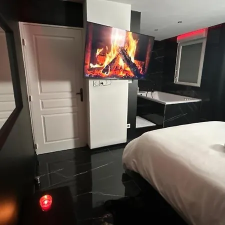 Black Room: Votre Pres De Lyon * Venissieux